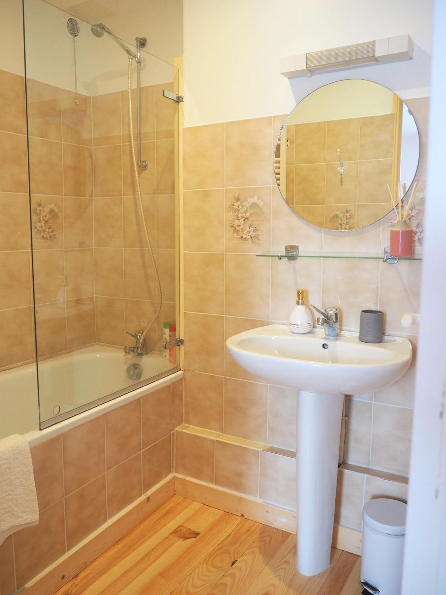 Chambre Double Flora 2 Personnes Brehal Luaran gambar